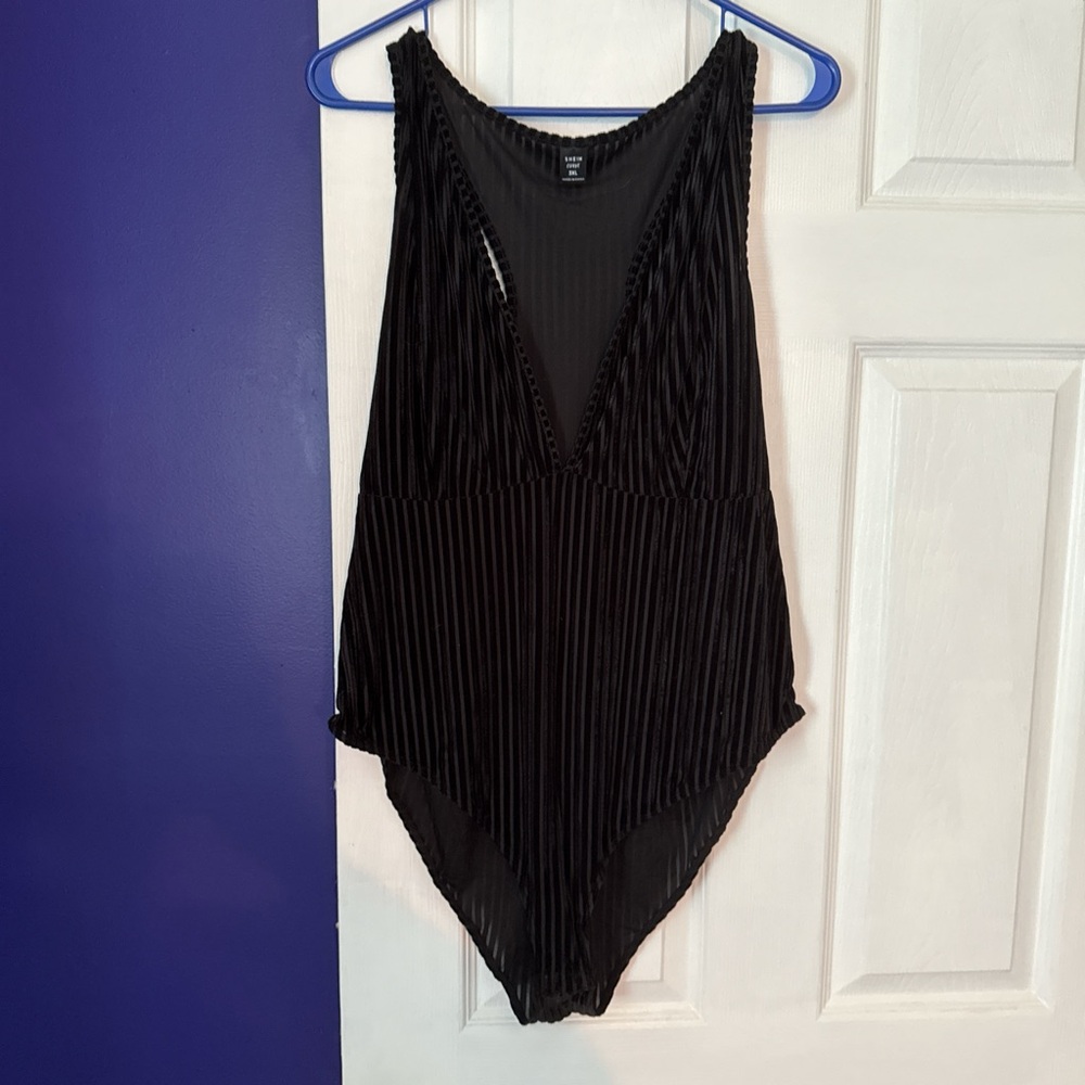 SHEIN Black Pinstripe Sleeveless Bodysuit